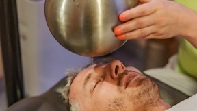 Shirodhara & Ayurveda Abhyanga 