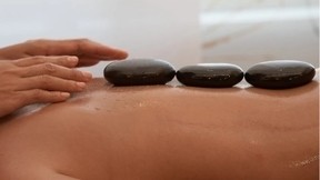 10% Rabatt - 1er Karte - 60 Minuten - Hot Stone Massage