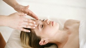 FEMALE BALANCING MASSAGE 60 MIN