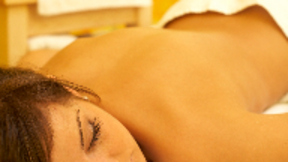 Volksbad: Wellnessmassage 40 Minuten inkl. Leihhandtücher