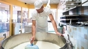 Käseproduktion am 06. September 2025