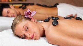 Hot Stone-Massage 60 Min.