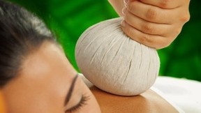 Kräuterstempel-Massage 60 Min.