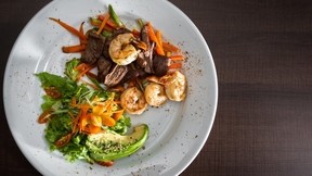 Ticket: Surf & Turf-Event im Restaurant Brunshaupten 27.06.2025